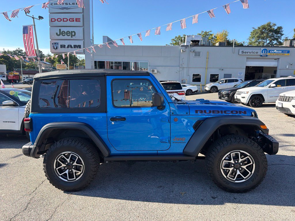 Used 2025 Jeep Wrangler Rubicon w/ Steel Bumper Group AWD/4WD image 3