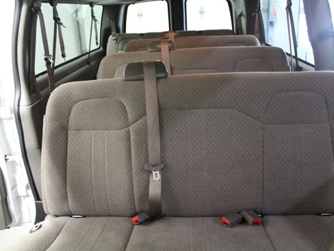 Used 2020 GMC Savana 3500 LT w/ LT Preferred Equipment Group image 24