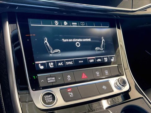 Used 2025 Audi Q7 Premium Plus image 31