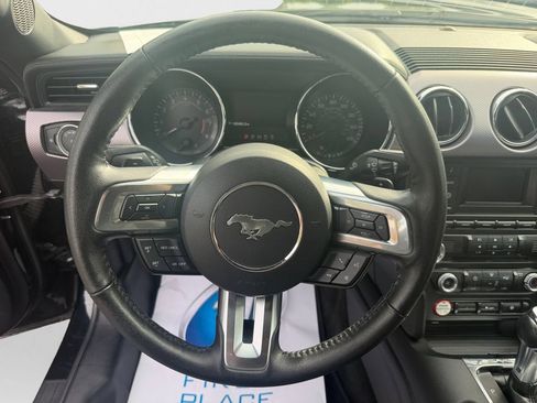 Used 2017 Ford Mustang GT RWD image 13