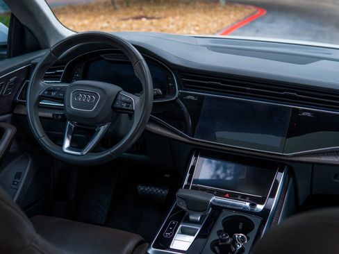 Used 2019 Audi Q8 Prestige AWD/4WD image 29