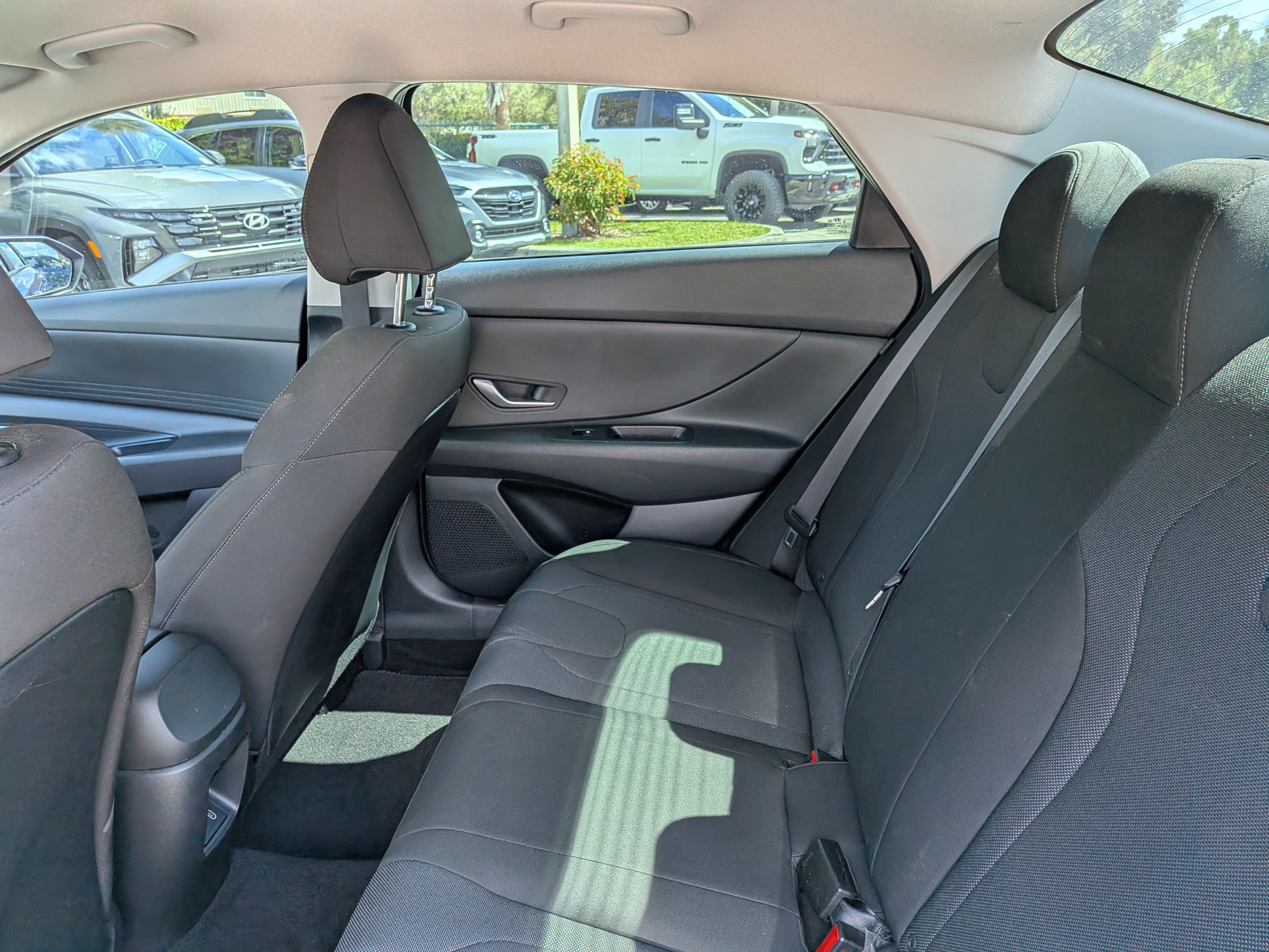 Used 2024 Hyundai Elantra SE FWD image 13