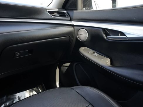 Used 2019 INFINITI QX50 Essential w/ Premium Heat Package image 8