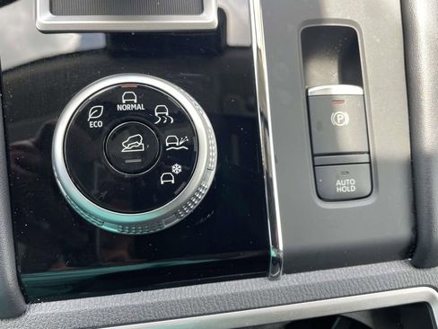 Used 2024 Mitsubishi Outlander SE FWD image 28
