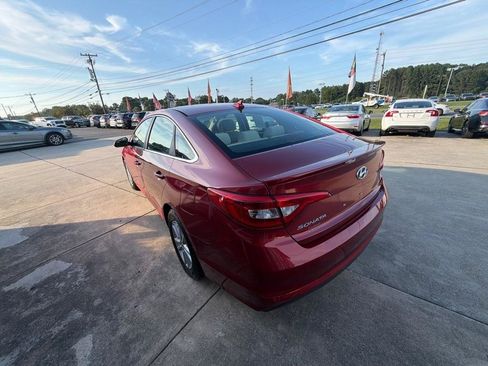 Used 2015 Hyundai Sonata SE w/ Option Group 09 FWD image 10