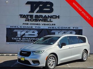 Used 2024 Chrysler Pacifica Touring-L video 1