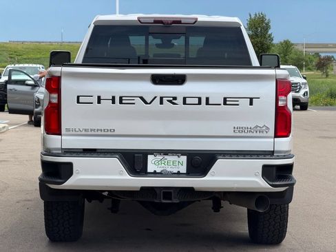 Used 2020 Chevrolet Silverado 2500 High Country w/ Technology Package AWD/4WD image 8