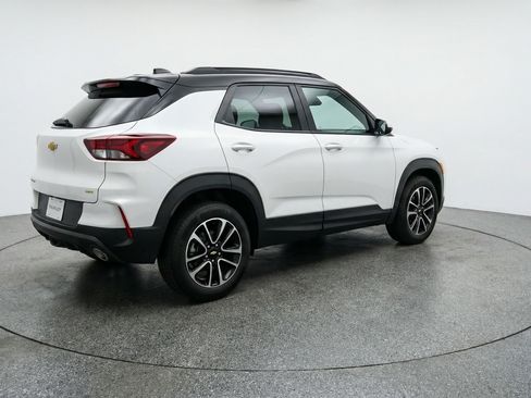 Used 2025 Chevrolet TrailBlazer LT image 9