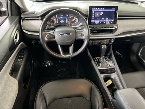 Used 2022 Jeep Compass Latitude w/ Sun and Sound Group AWD/4WD image 21
