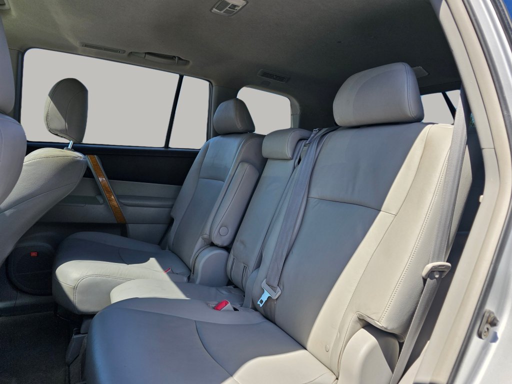 Used 2010 Toyota Highlander Limited w/ Extra Value Pkg 3 AWD/4WD image 27