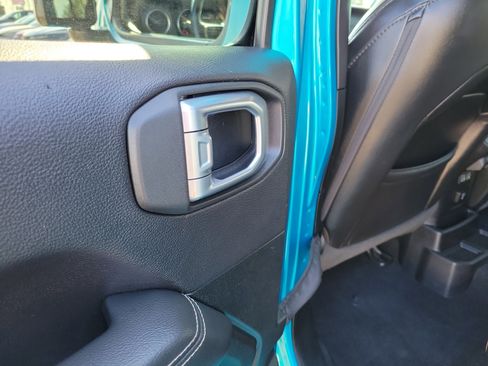 Used 2020 Jeep Wrangler Unlimited Sahara w/ LED Lighting Group AWD/4WD image 13
