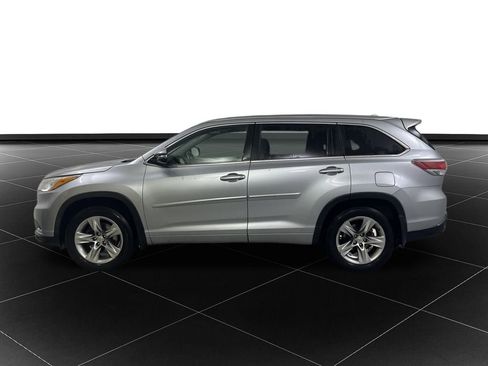Used 2015 Toyota Highlander Limited Platinum image 2