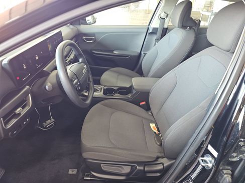 Used 2025 Kia K4 FWD image 3
