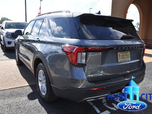 New 2026 Ford Explorer Active w/ Active Comfort Package RWD image 3