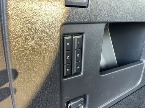 Certified 2024 Ford Expedition XLT image 29