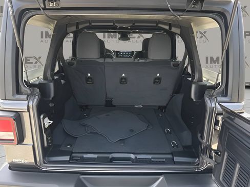 Used 2025 Jeep Wrangler Unlimited Sport AWD/4WD image 28