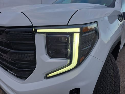 New 2026 GMC Sierra 1500 Elevation AWD/4WD image 32