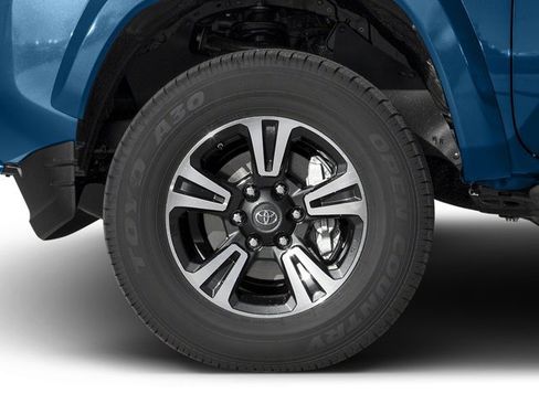 Used 2017 Toyota Tacoma TRD Sport w/ Tow Package AWD/4WD image 11