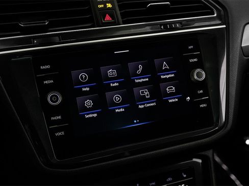 Used 2022 Volkswagen Tiguan SE image 35