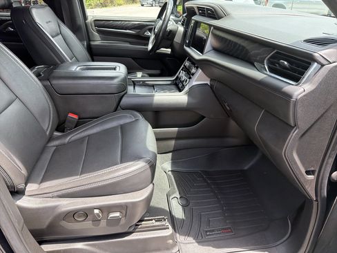Used 2023 GMC Yukon Denali w/ Denali Reserve Package AWD/4WD image 15