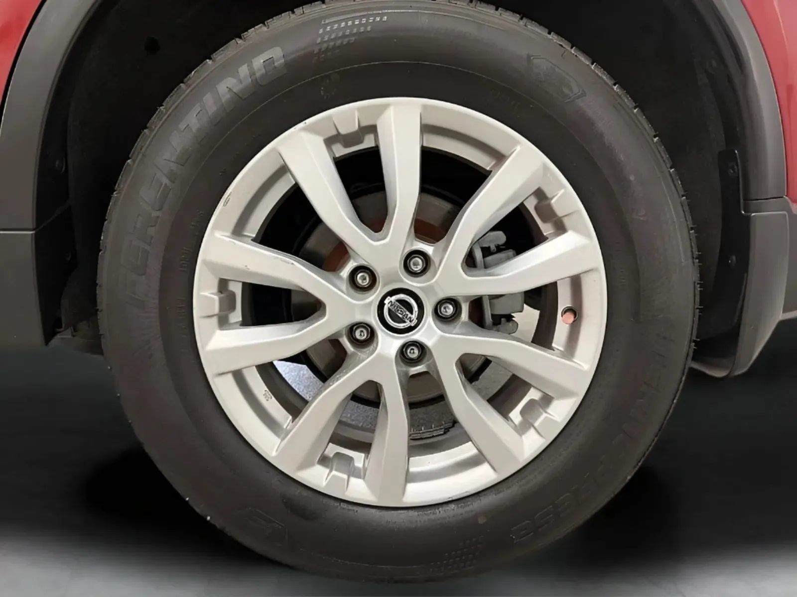 Used 2018 Nissan Rogue SV w/ Premium Package FWD image 25