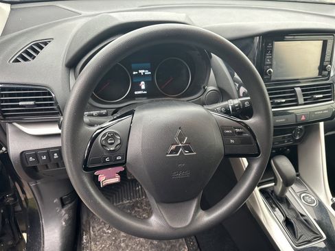 Used 2022 Mitsubishi Eclipse Cross ES image 11