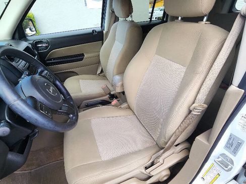 Used 2017 Jeep Patriot Latitude image 16