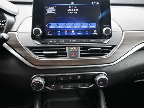 Used 2023 Nissan Altima 2.5 SV image 8