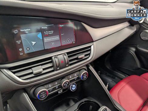 Used 2026 Alfa Romeo Giulia AWD image 12