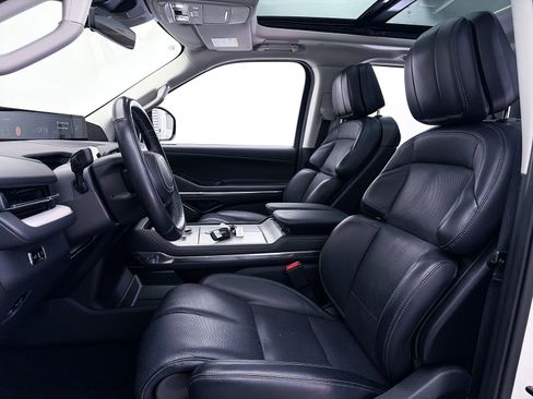 Used 2025 Lincoln Navigator L Reserve image 22