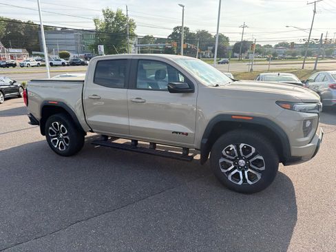 Certified 2024 GMC Canyon AT4 AWD/4WD image 2