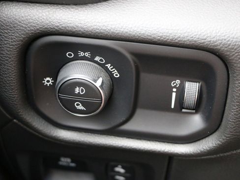 Used 2023 RAM 1500 Big Horn AWD/4WD image 20