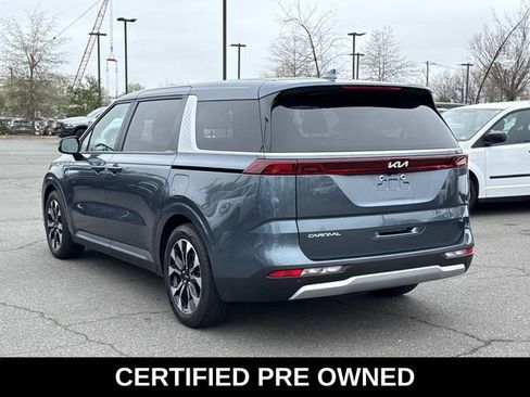 Used 2024 Kia Carnival EX FWD image 4