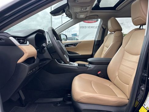 Certified 2023 Toyota RAV4 XLE Premium AWD/4WD image 10