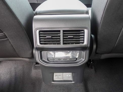 New 2026 Volkswagen Atlas SE FWD image 27