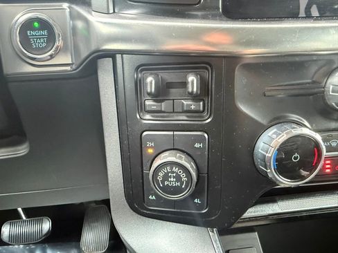 Used 2023 Ford F150 Lariat w/ Trailer Tow Package image 29