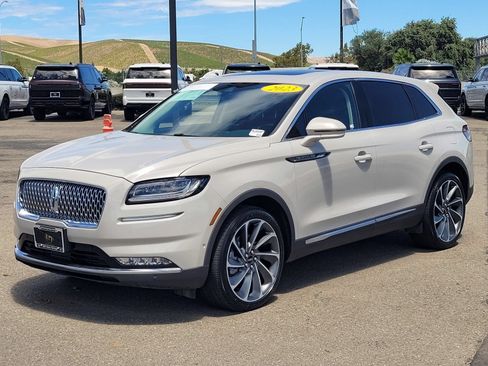 Certified 2023 Lincoln Nautilus Reserve w/ Equipment Group 202A AWD/4WD image 8