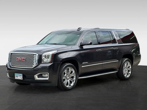Used 2016 GMC Yukon XL Denali w/ Open Road Package AWD/4WD image 3