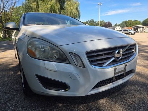 Used 2012 Volvo S60 T5 w/ Climate Pkg FWD image 16