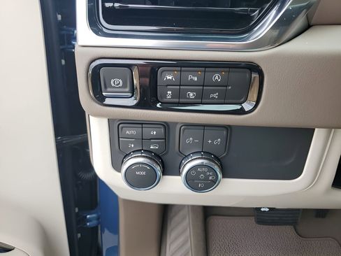 New 2026 GMC Yukon Denali w/ Sun & Power Step Package image 33