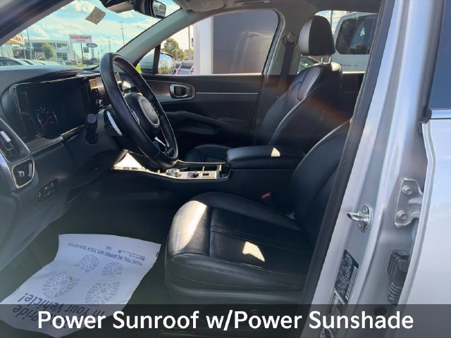 Used 2024 Kia Sorento EX w/ Panoramic Sunroof Package AWD/4WD image 13
