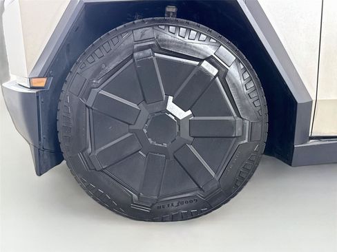 Used 2024 Tesla Cybertruck Cyberbeast AWD/4WD image 24