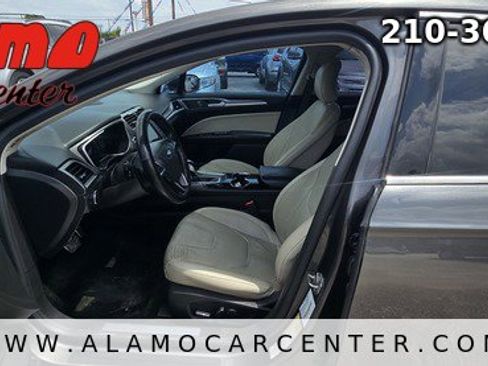 Used 2016 Ford Fusion Titanium FWD image 32