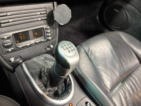 Used 2004 Porsche 911 Carrera 4S AWD/4WD image 17