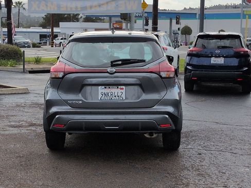 Certified 2025 Nissan Kicks Play S image 10