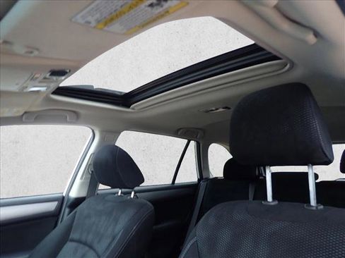 Used 2019 Subaru Outback 2.5i Premium image 14