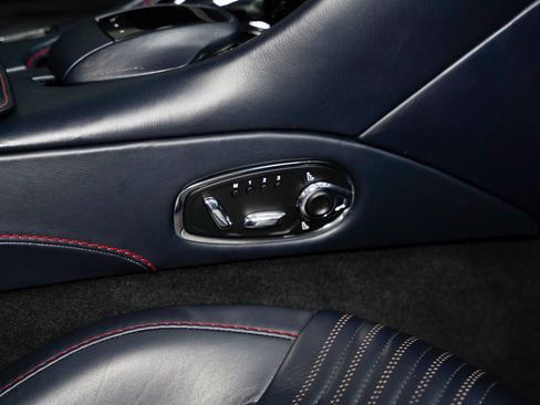 Used 2018 Aston Martin DB11 V12 image 33