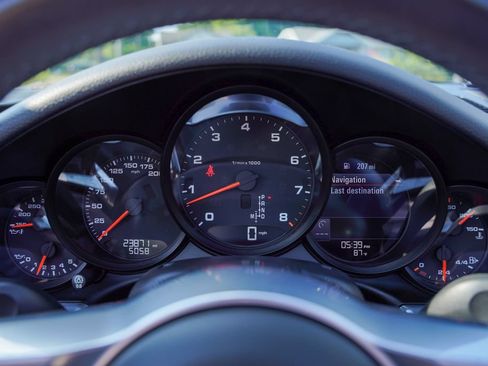 Used 2017 Porsche 911 Carrera RWD image 15