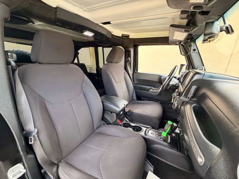 Used 2014 Jeep Wrangler Unlimited Sport w/ Quick Order Package 24S AWD/4WD image 18