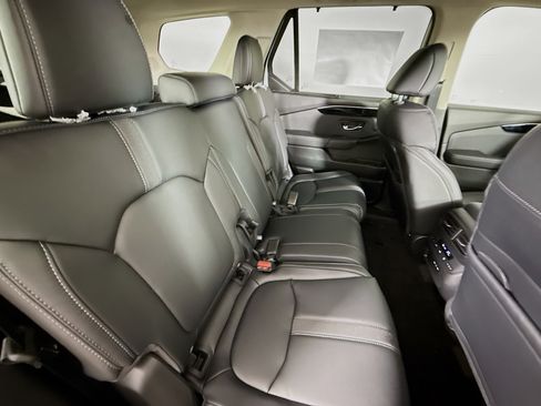 New 2025 Honda Pilot Touring image 37